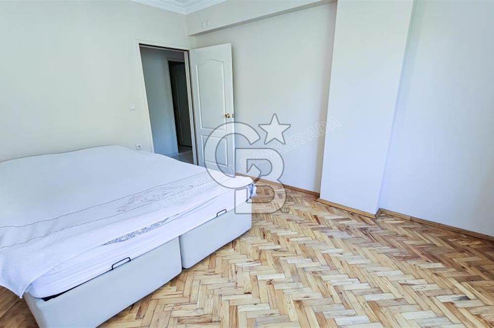 Kuşadası Merkezde 3+1 Kiralık Doğalgazlı Daire