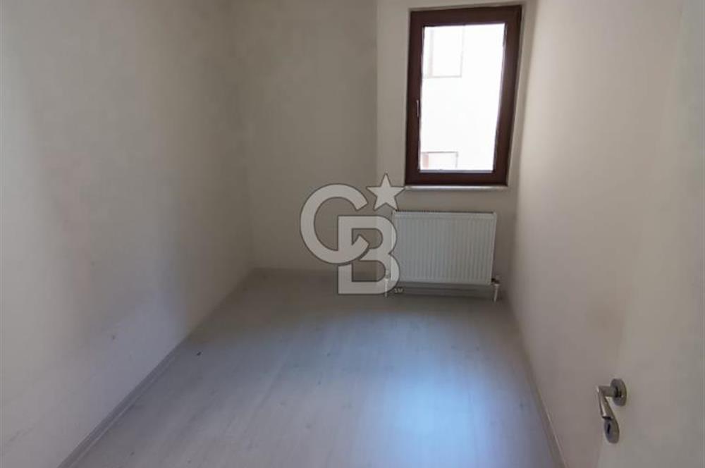 MALTEPE ZÜMRÜTEVLER MERKEZ KONUMDA GENİŞ HOLLÜ 2+1 SATILIK DAİRE