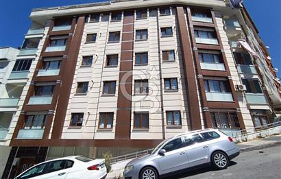 MALTEPE ZÜMRÜTEVLER MERKEZ KONUMDA GENİŞ HOLLÜ 2+1 SATILIK DAİRE