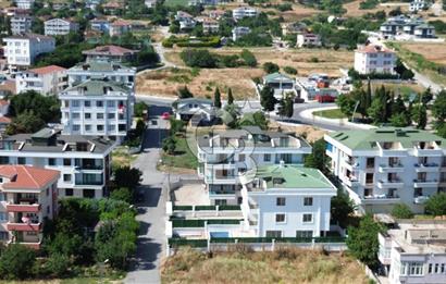 BÜYÜKÇEKMECE'DE SATILIK DENİZ MANZARALI MÜSTAKİL HAVUZLU VİLLA