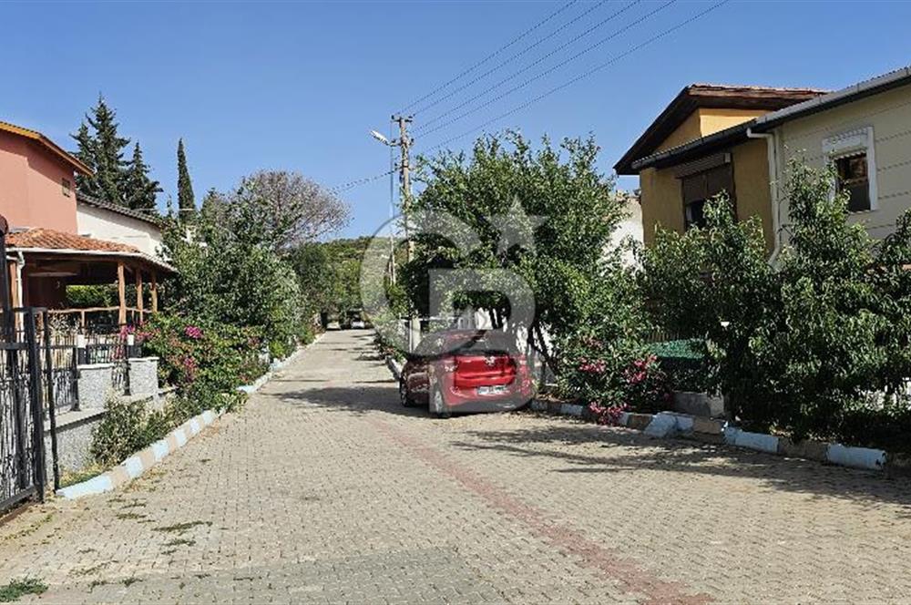 ÇEŞME GERMİYAN İMBATLI SİTESİNDE SATILIK VİLLA İMARLI ARSA