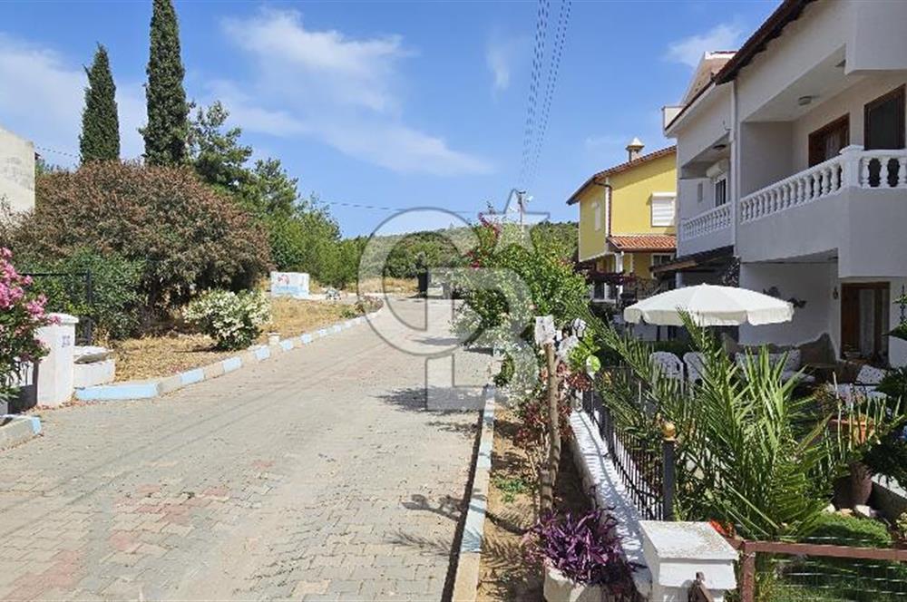 ÇEŞME GERMİYAN İMBATLI SİTESİNDE SATILIK VİLLA İMARLI ARSA