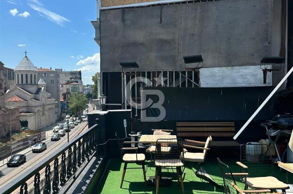 Karaköy Kemeraltı Caddesi'nde Kiracılı Satılık Prestijli İş Yeri!