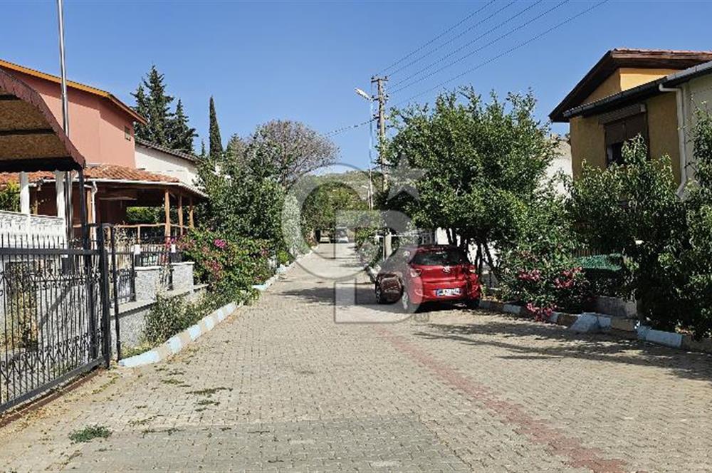 ÇEŞME GERMİYAN İMBATLI SİTESİNDE SATILIK VİLLA İMARLI ARSA