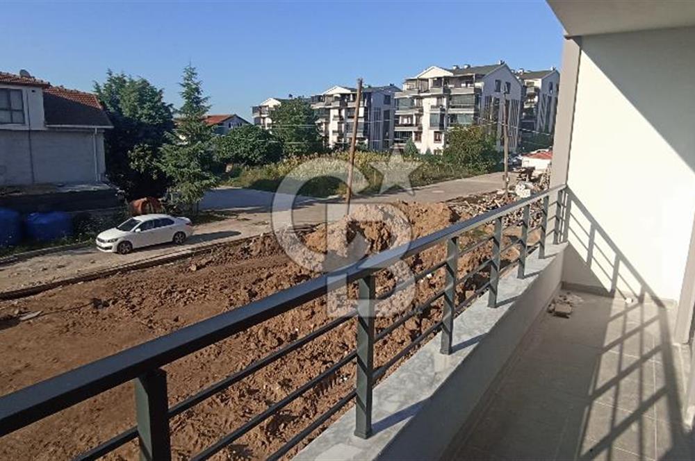 Başiskele Yeşilyurtda Havuzlu Güvenlikli Sitede 3+1 Arakat Daire