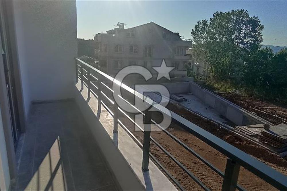 Başiskele Yeşilyurtda Havuzlu Güvenlikli Sitede 3+1 Arakat Daire