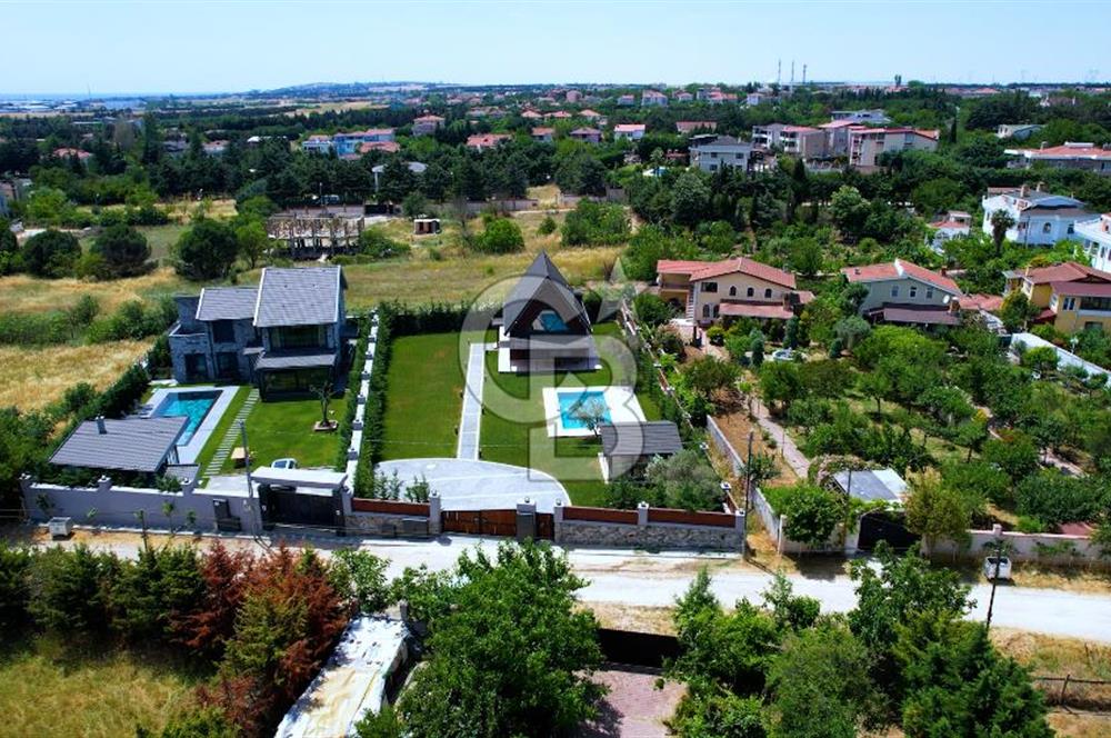 SİLİVRİ KAVAKLI ' DA 1365 M2 ARSA İÇİNDE SATILIK MÜSTAKİL VİLLA