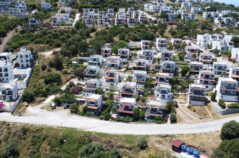 Boğaziçi Milas'ta Plajlı Sitede Satılık Villa