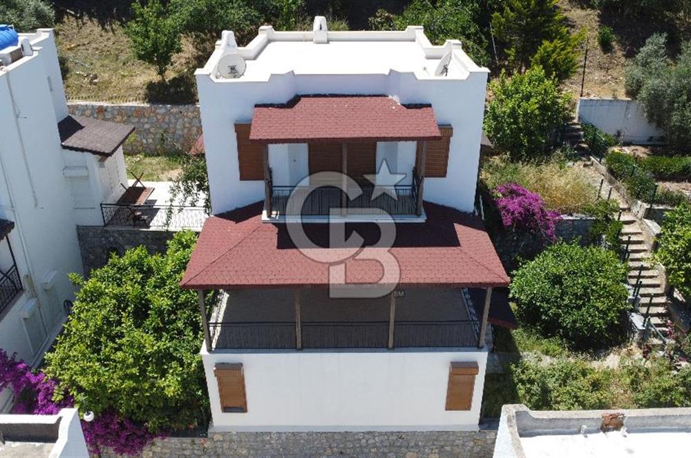 Boğaziçi Milas'ta Plajlı Sitede Satılık Villa