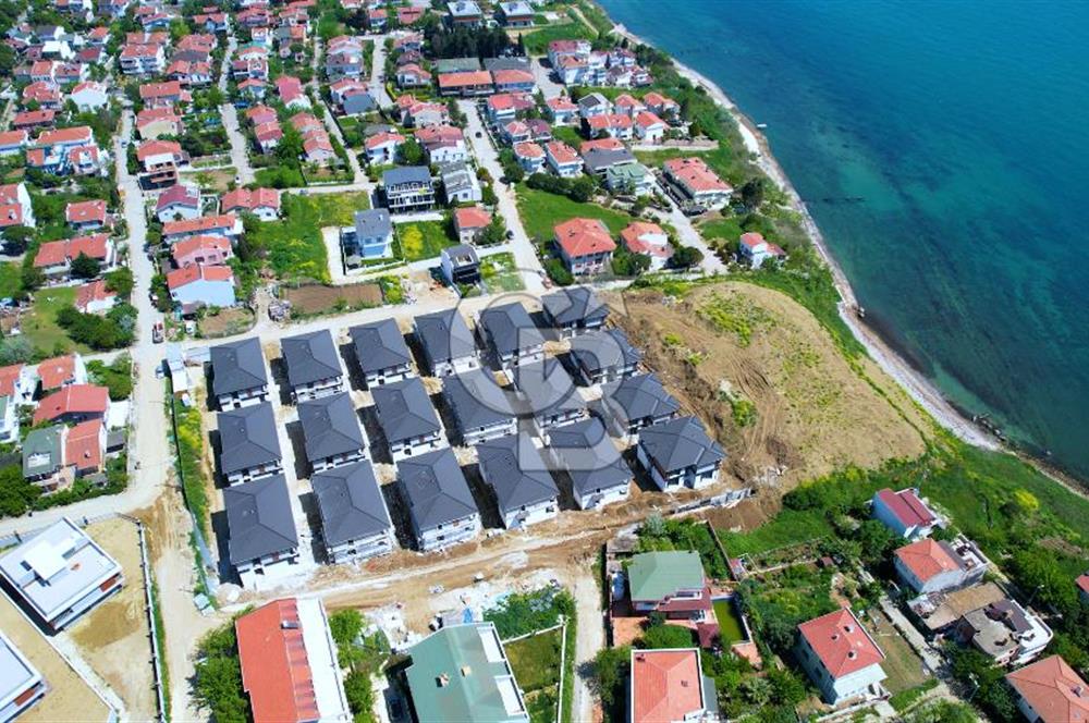 Silivri Selimpaşada Denize Sıfır Lüks 9+1 Villalar