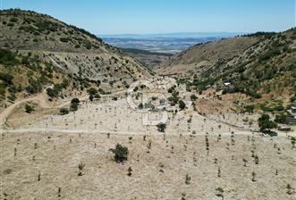 GERMENICIA'DAN ŞEHİR MERKEZİNE YAKIN HARİKA MANZARALI SATILIK BAĞ