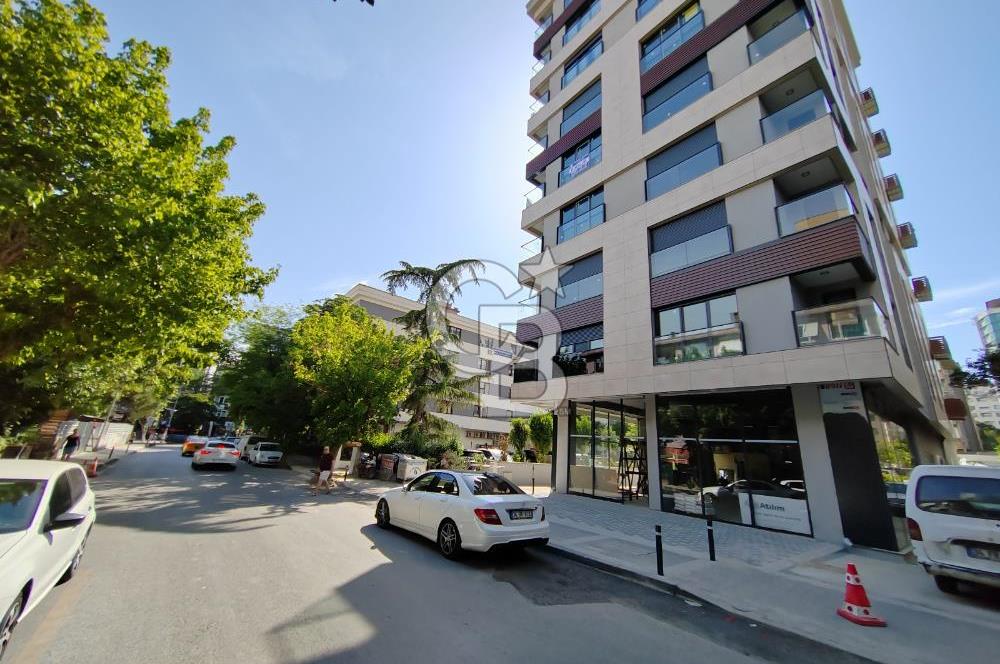 CADDEBOSTAN TANZİMAT SK CADDEYE 2.BİNA SIFIR 3+1  EBEVEYNLI 95 M2