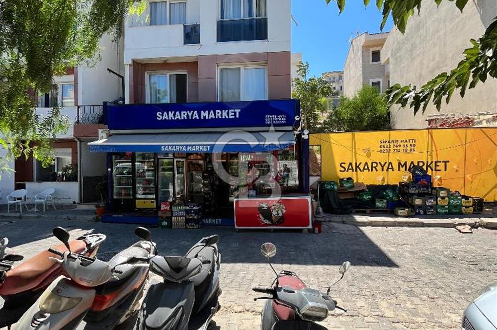 İzmir Çeşme 16 Eylül Cad. Satılık Dükkan 