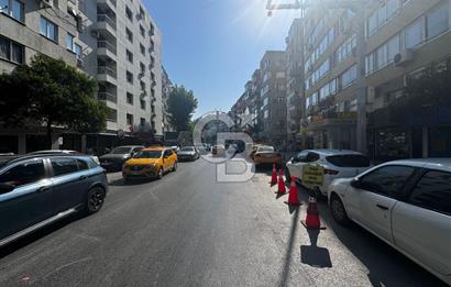 Göztepe'de Cadde Üstü Kurumsal Kiracılı