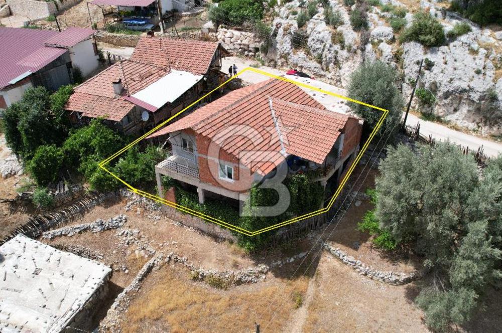 ANTALYA KAŞ SATILIK MÜSTAKİL KÖY EVİ