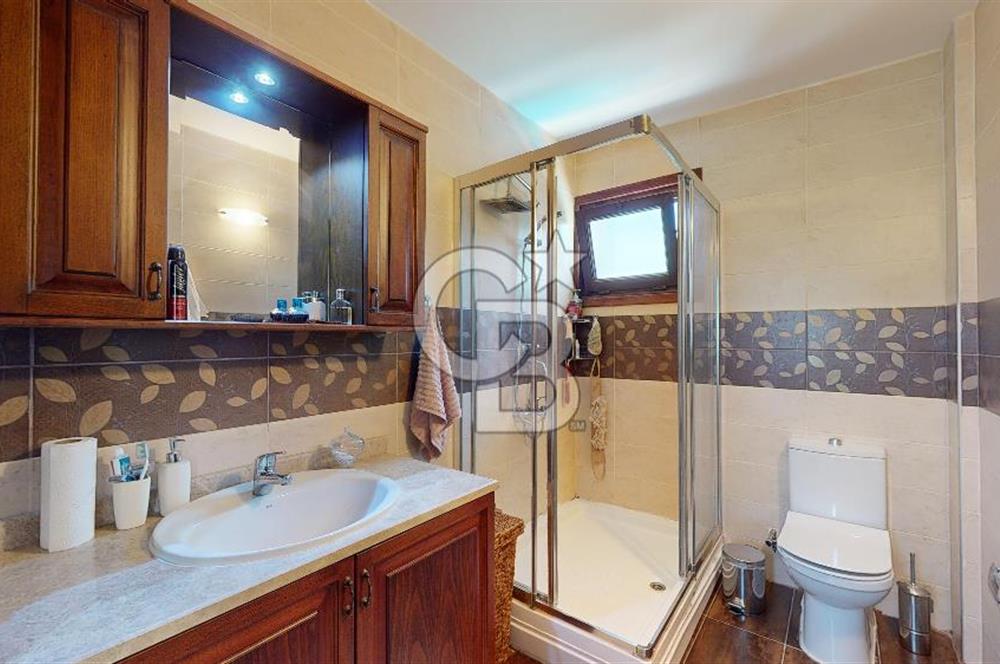 Girne Ozanköyde Özel Havuzlu Ensuite 3+2 Satılık Akdeniz Villası