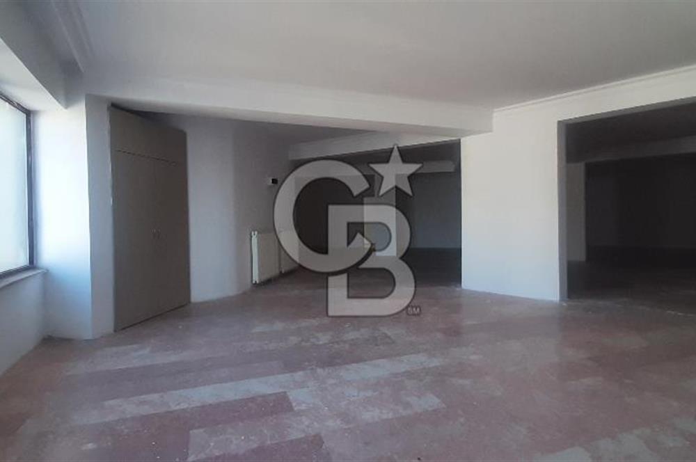 TURAN GÜNEŞ BULVARI 21 m CEPHELİ ÜÇ KATLI 550 m2 KİRALIK MAĞAZA