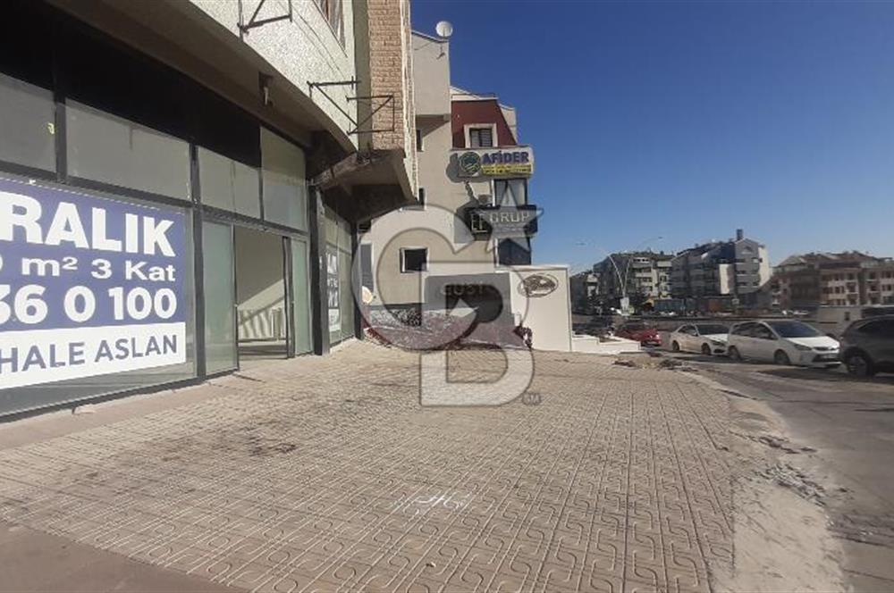 TURAN GÜNEŞ BULVARI 21 m CEPHELİ ÜÇ KATLI 550 m2 KİRALIK MAĞAZA