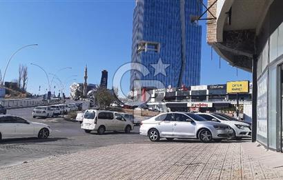 TURAN GÜNEŞ BULVARI 21 m CEPHELİ ÜÇ KATLI 550 m2 KİRALIK MAĞAZA