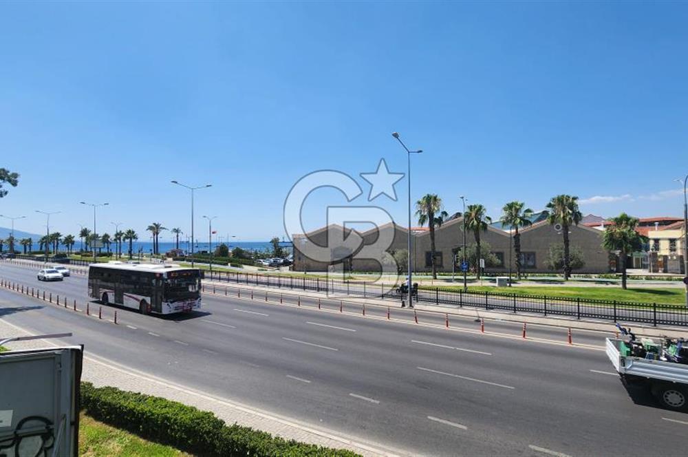 KONAK'TA MERKEZİ KONUMDA TAM KAT SATILIK OFİSLER