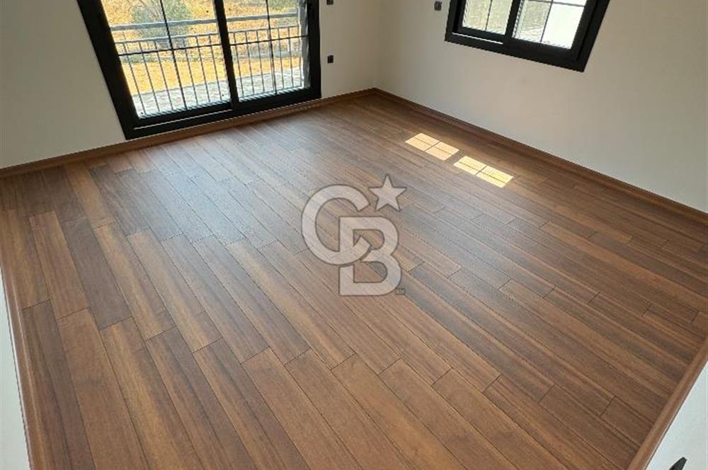 Urla'da 4+1 240 m2 Çelik Konstrüksiyon Loft Kiralık Sıfır Villa