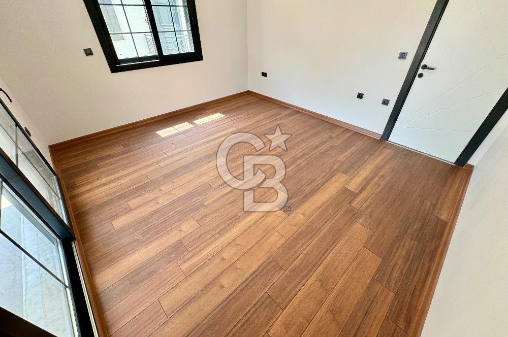 Urla'da 4+1 240 m2 Çelik Konstrüksiyon Loft Kiralık Sıfır Villa