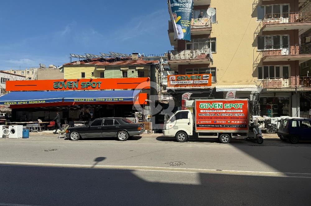 Denizli Topraklık Mahallesi'nde Satılık Kiracılı Dükkan