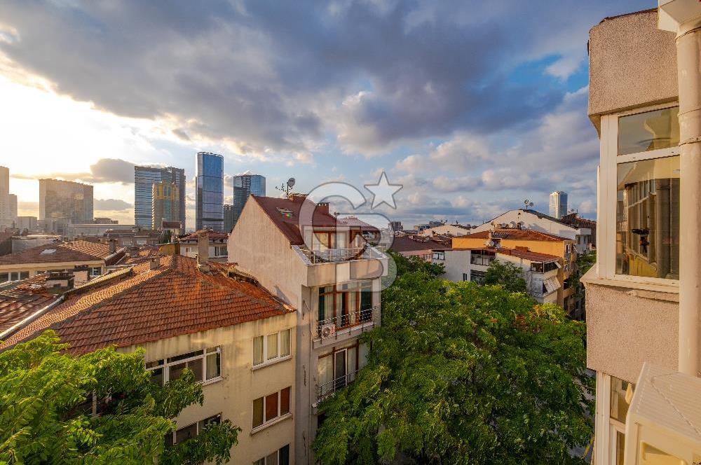 Şişli Abidei Hürriyet Caddesi Üzerinde Satılık 3+1 190m2 Daire