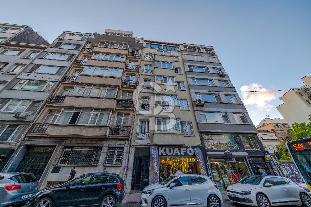 Şişli Abidei Hürriyet Caddesi Üzerinde Satılık 3+1 190m2 Daire