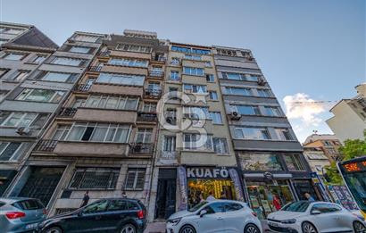 Şişli Abidei Hürriyet Caddesi Üzerinde Satılık 3+1 190m2 Daire