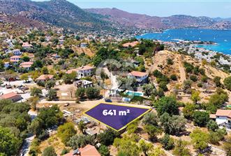 Marmaris Selimiye’de 641 m2 Yola Cepheli  Satılık Tarla