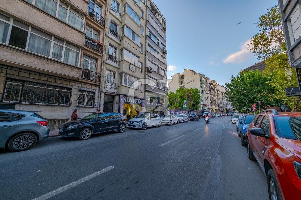 Şişli Abide-i Hürriyet Caddesi Eşyalı Satılık 3+1 Daire | İş yeri