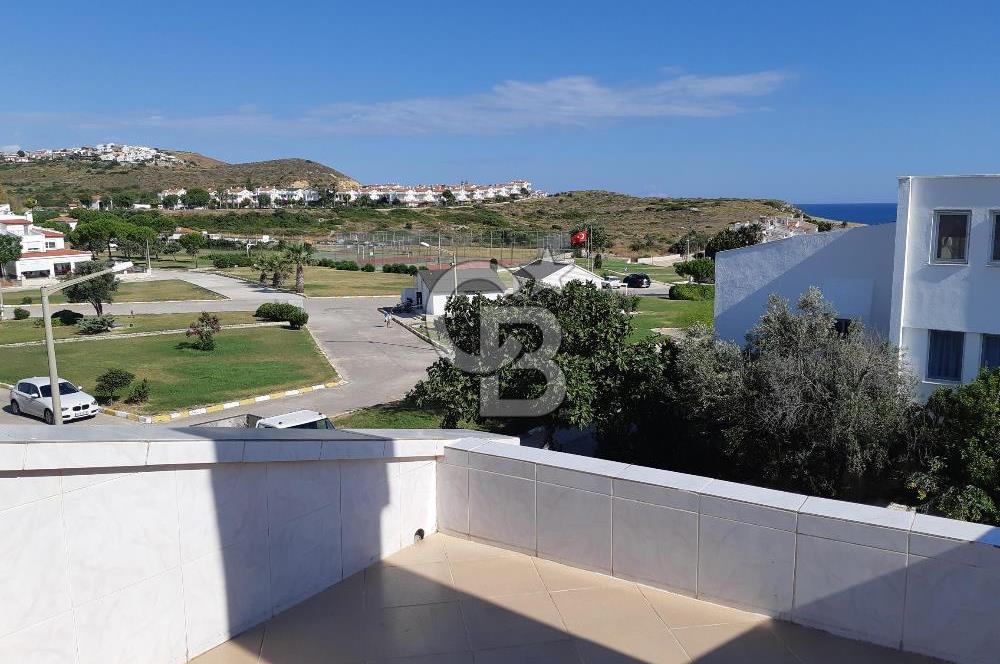 Çeşme Ovacık Sağlıkçılar Sitesinde Özel Plajlı Satılık Villa