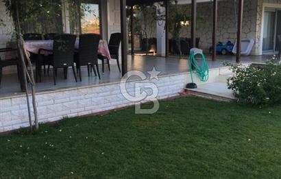 Çeşme Ovacık Sağlıkçılar Sitesinde Özel Plajlı Satılık Villa