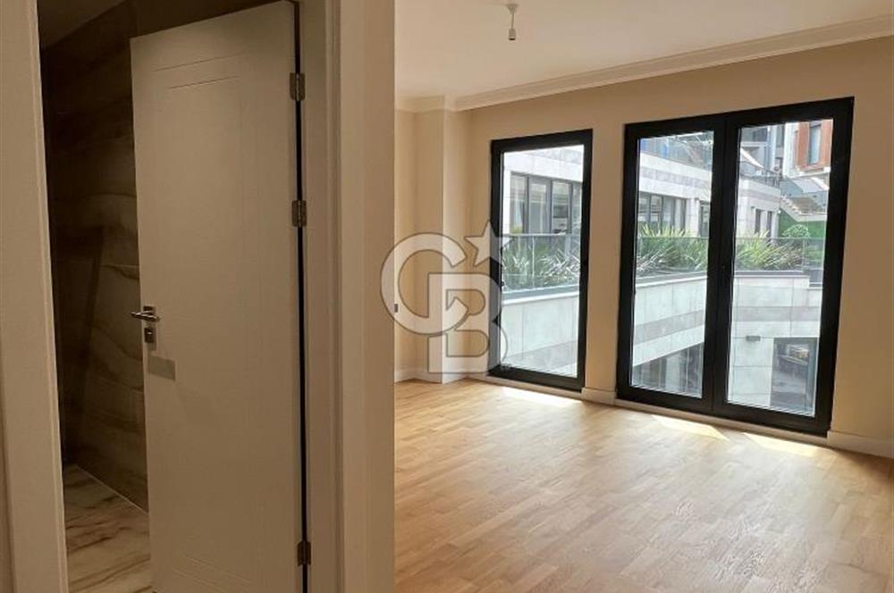 ÇENGELKÖY'DE, KASR-I ÂLÂ SİTESİNDE 70 M2 BAHÇE KULLANIMLI 3+1