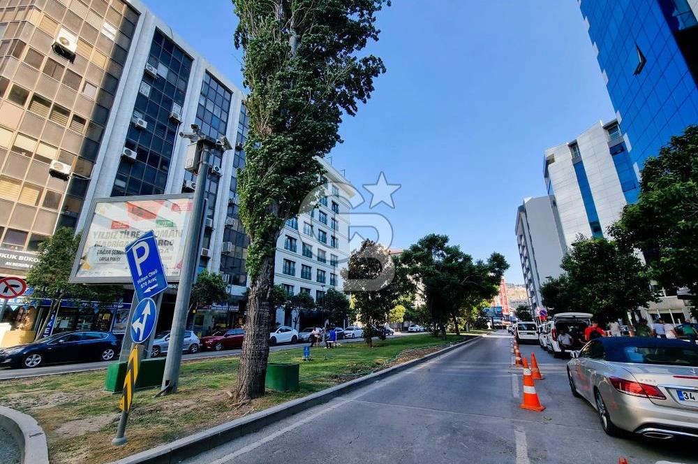 ALSANCAK MERKEZ'DE BULVAR ÜZERİ SATILIK DÜKKAN....