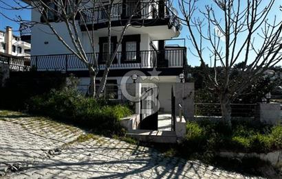 Kuşadası Panoramik Deniz Manzaralı 6+2 Forleks Satılık Villa