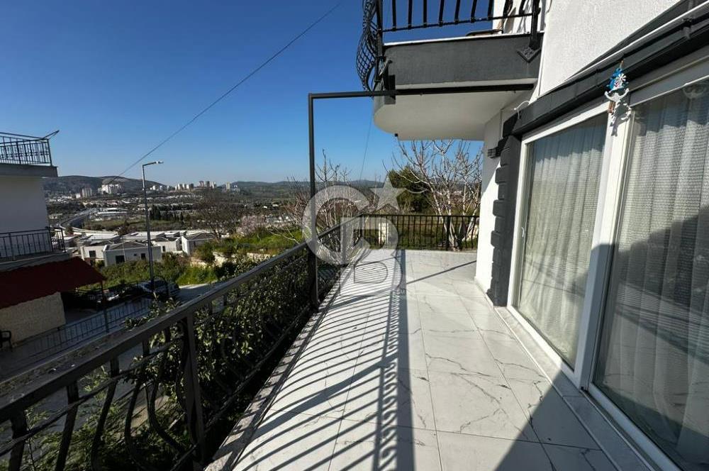 Kuşadası Panoramik Deniz Manzaralı 6+2 Forleks Satılık Villa