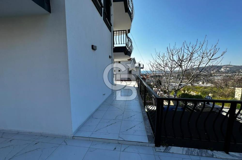 Kuşadası Panoramik Deniz Manzaralı 6+2 Forleks Satılık Villa