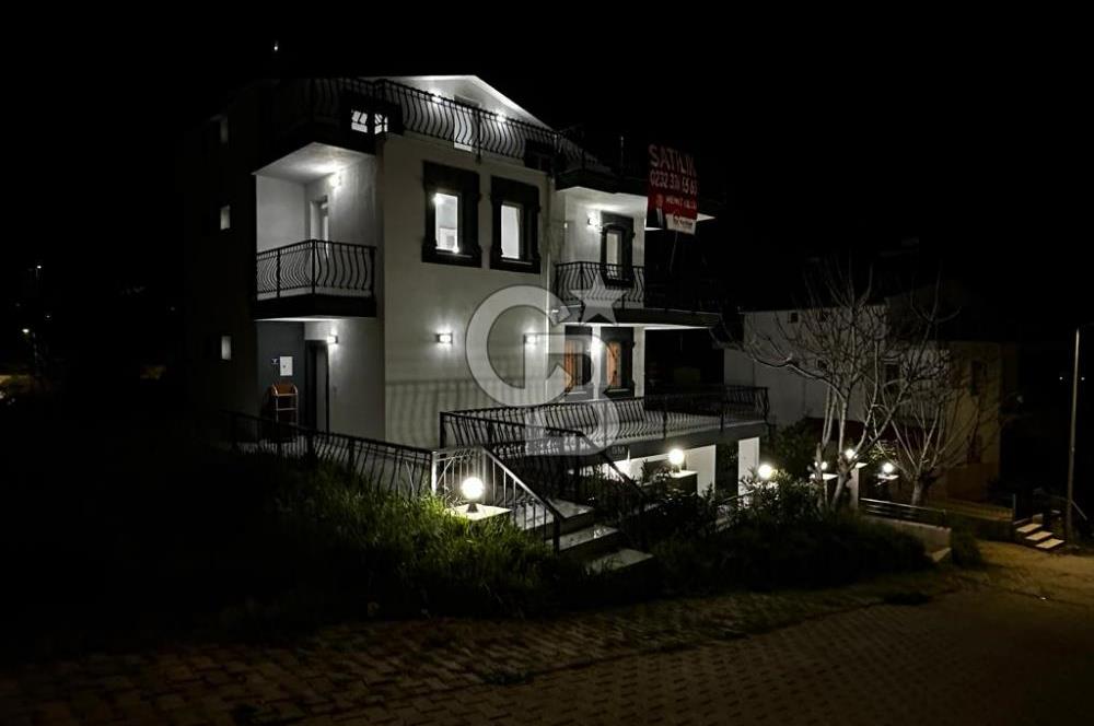 Kuşadası Panoramik Deniz Manzaralı 6+2 Forleks Satılık Villa