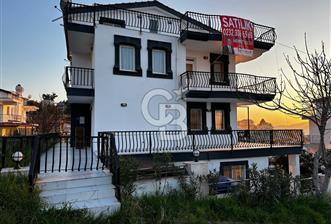 Kuşadası Panoramik Deniz Manzaralı 6+2 Forleks Satılık Villa