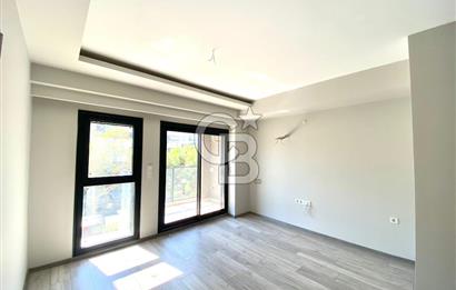 GİRNE BULVARINDA BOSTANLI YALIYA 3. PARSEL SATILIK 2+1 DAİRE