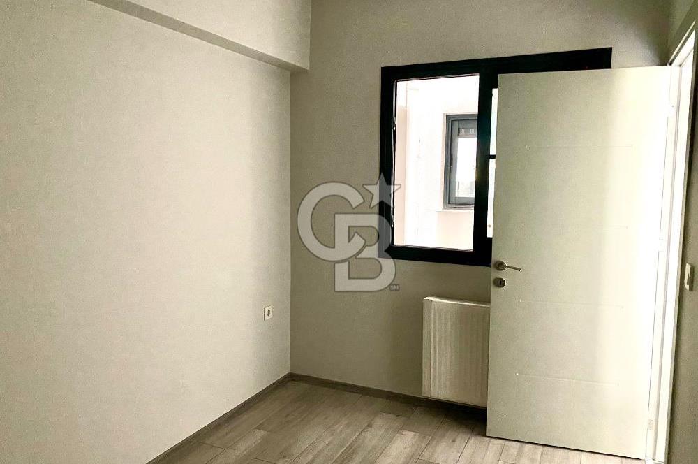 GİRNE BULVARINDA BOSTANLI YALIYA 3. PARSEL SATILIK 2+1 DAİRE