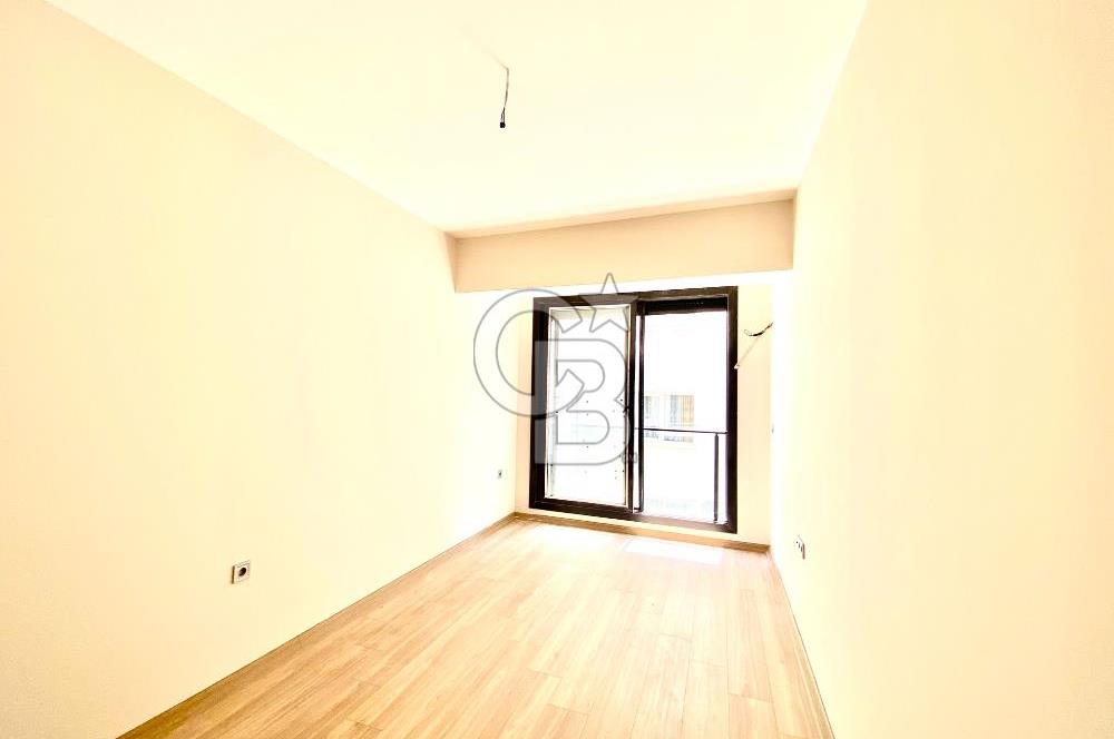 BOSTANLI GİRNE BULVARINDA AĞAM PASTANESİNİN SIRASINDA SATILIK 2+1 SIFIR DAİRE