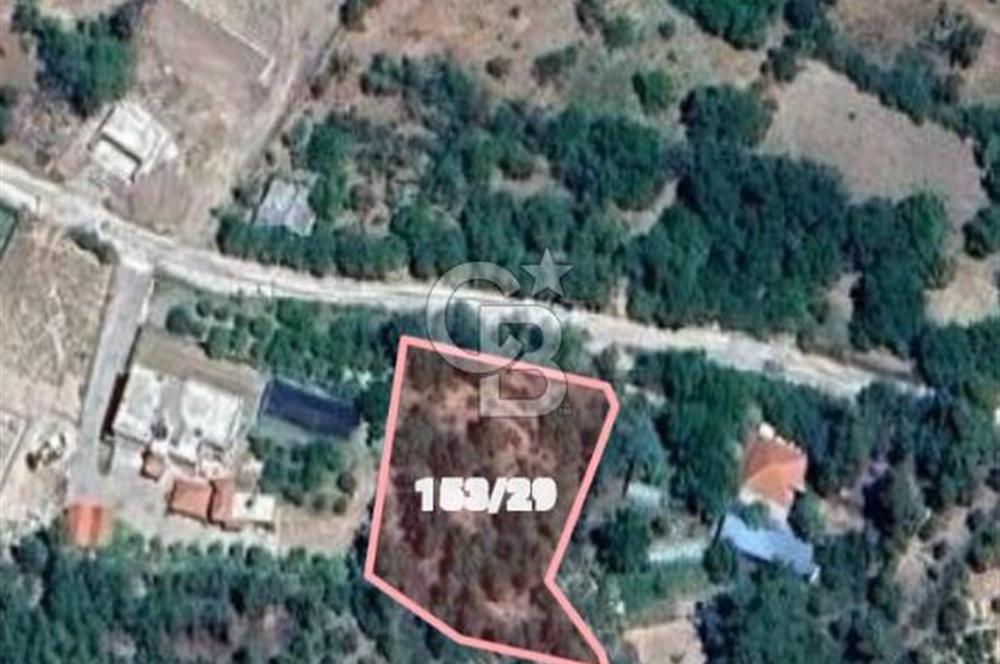 KORKUTELİ ÇOMAKLI HACIBEKAR KÖYİÇİ 1.637 M2 YOL CEPHELİ BAHÇE