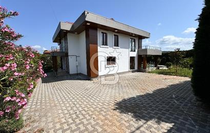 Şile'de 1441m² arsa içerisinde 570m² kullanım alanlı 10+2 Villa