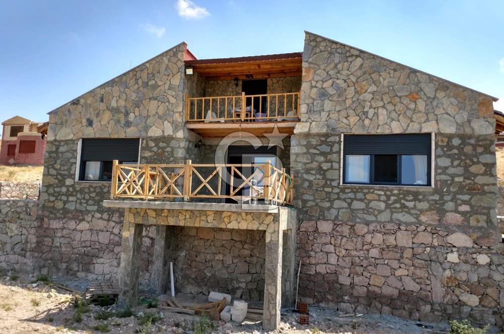 DENİZ MANZARALI , 945 M2 ARSA İÇERİSİNDE BULUNAN YENİ YAPIM TAŞ EV 