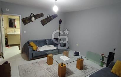 DİKMEN DAYANIŞMA CADDESİ ÜZERİNDE SATILIK OFİS VE 1+1 DAİRE