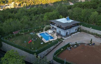 COLDWELL BANKER'den GÜNDÜZBEY de HAVUZLU SATILIK PREMİUM VİLLA