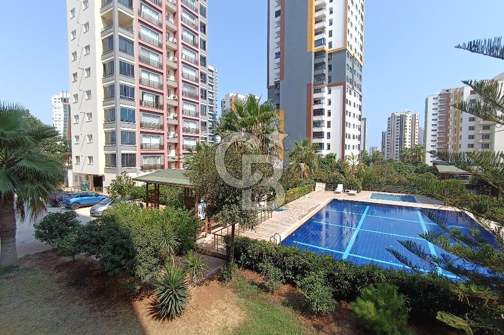 Mersin Mezitli Merkez Mahallesi  Havuzlu 3+1 Satılık Daire  